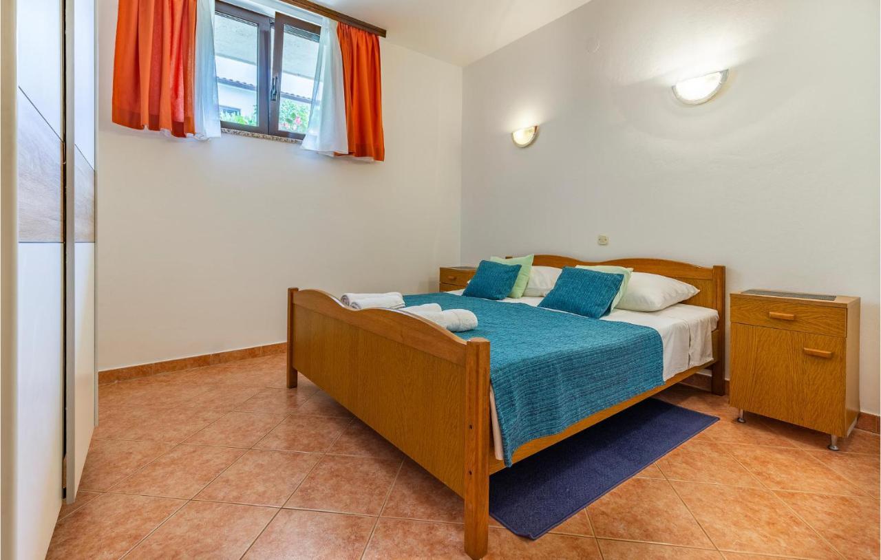 2 Bedroom Stunning Apartment In Rovinj Exterior foto